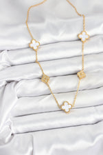 316L Çelik Zincir Gold Renk Beyaz ve Zirkon Taşlı Yonca Kadın Kolye