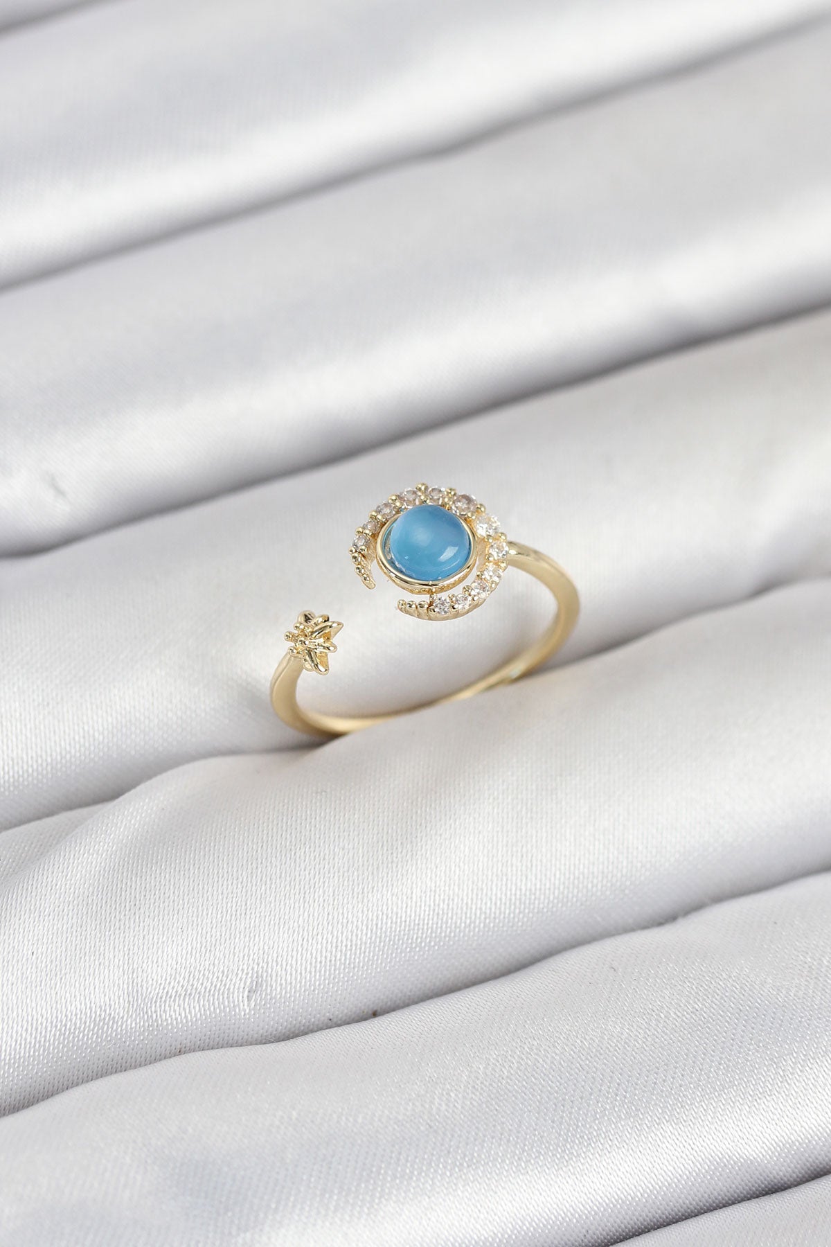 Pirinç Gold Renk Zirkon Taşlı Ay Yıldız Kadın Yüzük