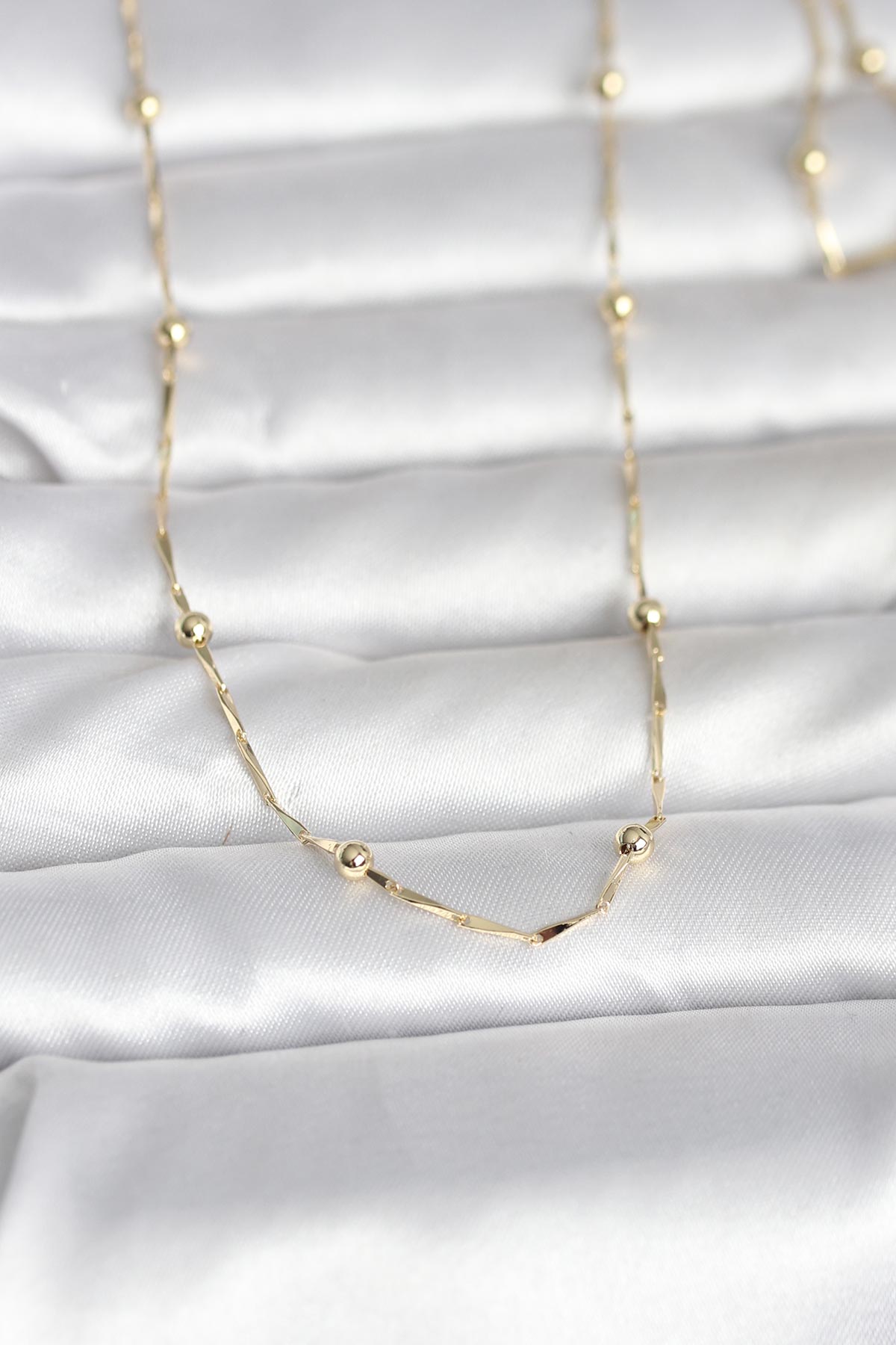 CM 14K Gold Renk Kesme Çubuk Zincir Topçuklu Model 60 cm Kadın Kolye