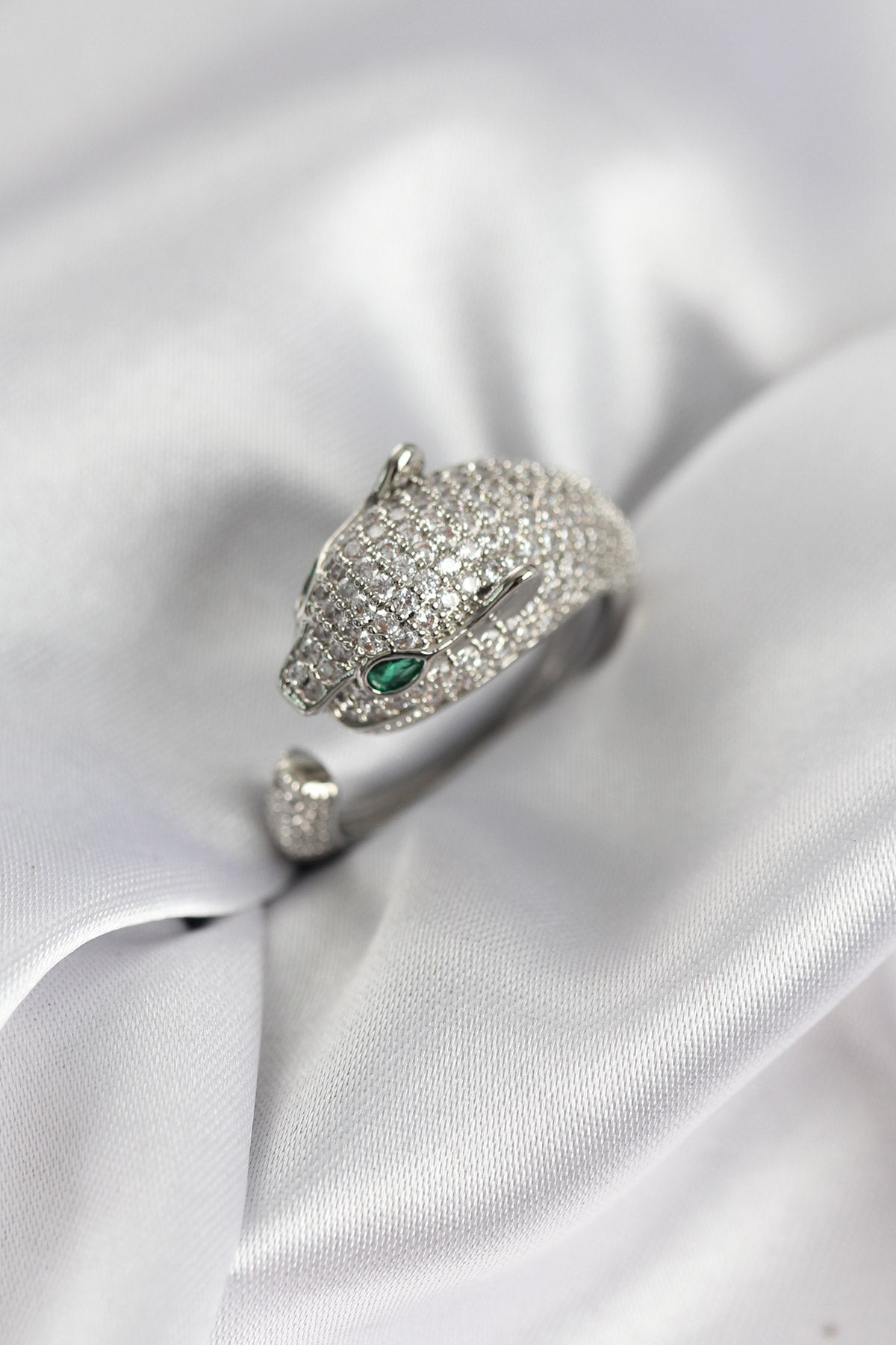 Jaguar Model Gümüş Renk Zirkon Taşlı Kadın Yüzük