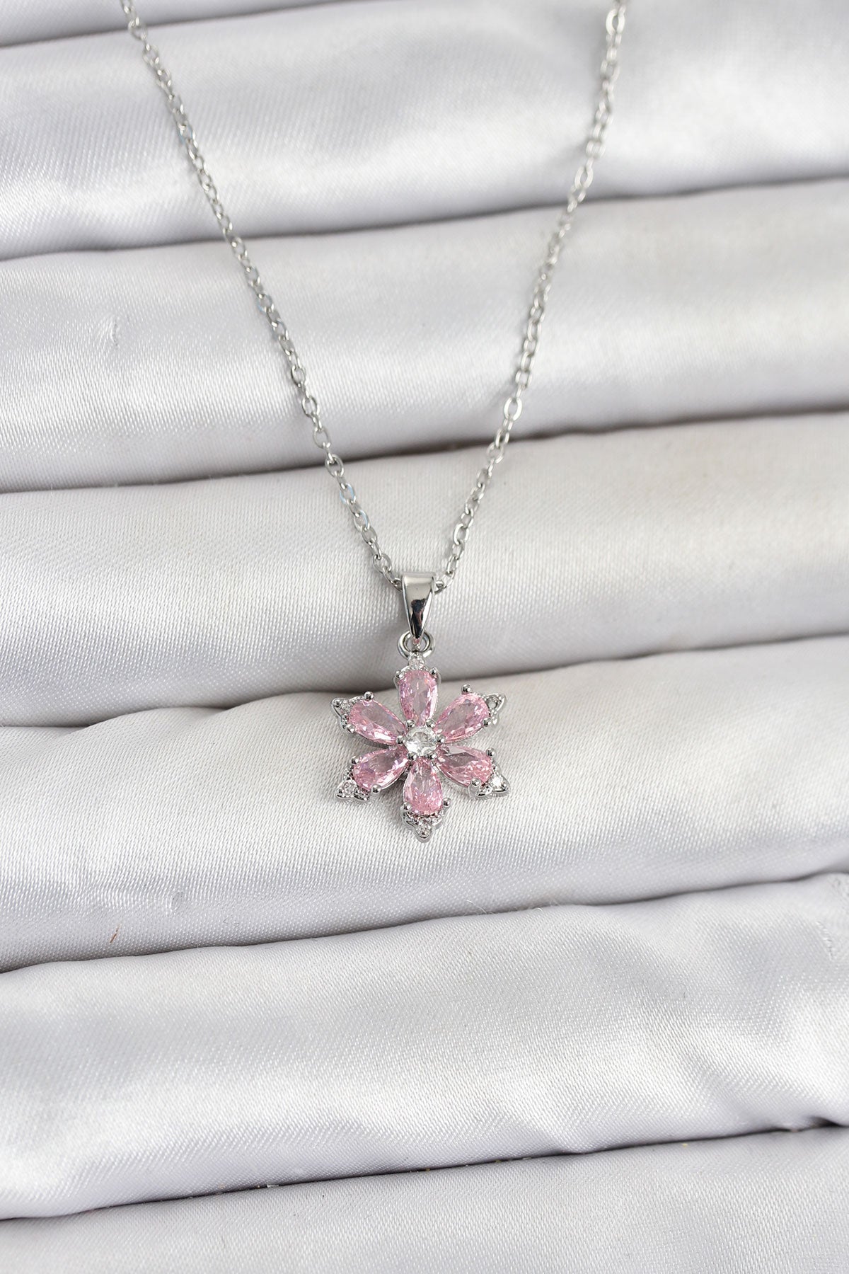 316L Çelik Zincir Gümüş Renk Pembe Zirkon Taşlı Lotus Model Kadın Kolye