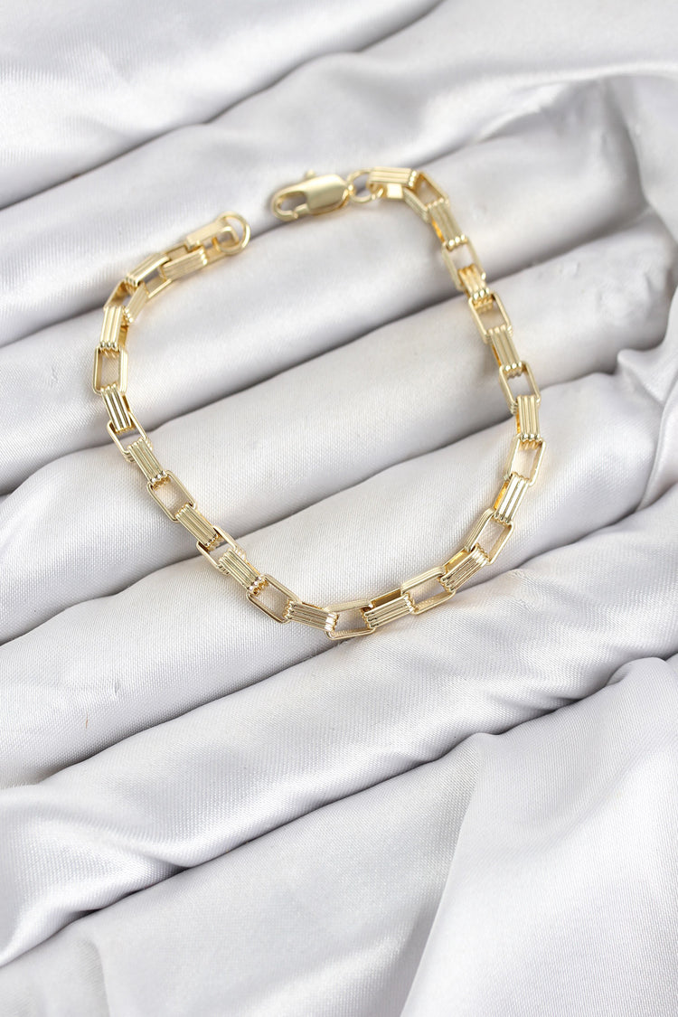 CM Kare Halka Model Gold Renk Pirinç Kadın Bileklik