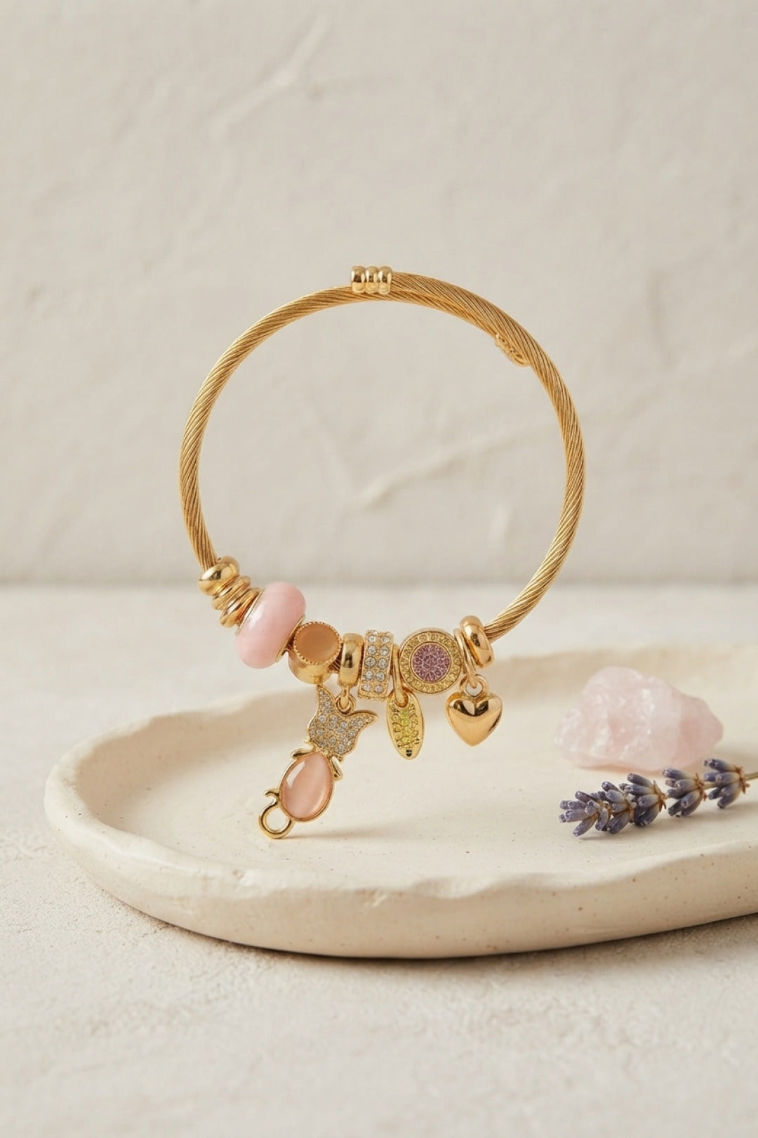 Pembe Kedi Model Gold Renk Charmlı Bileklik