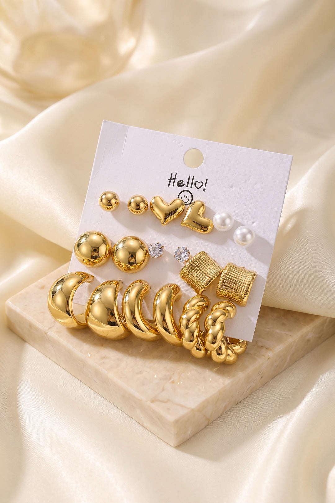 Gold Renk Metalik Kaplamalı Karışık Model Detaylı CCB 9 Çift Küpe Seti