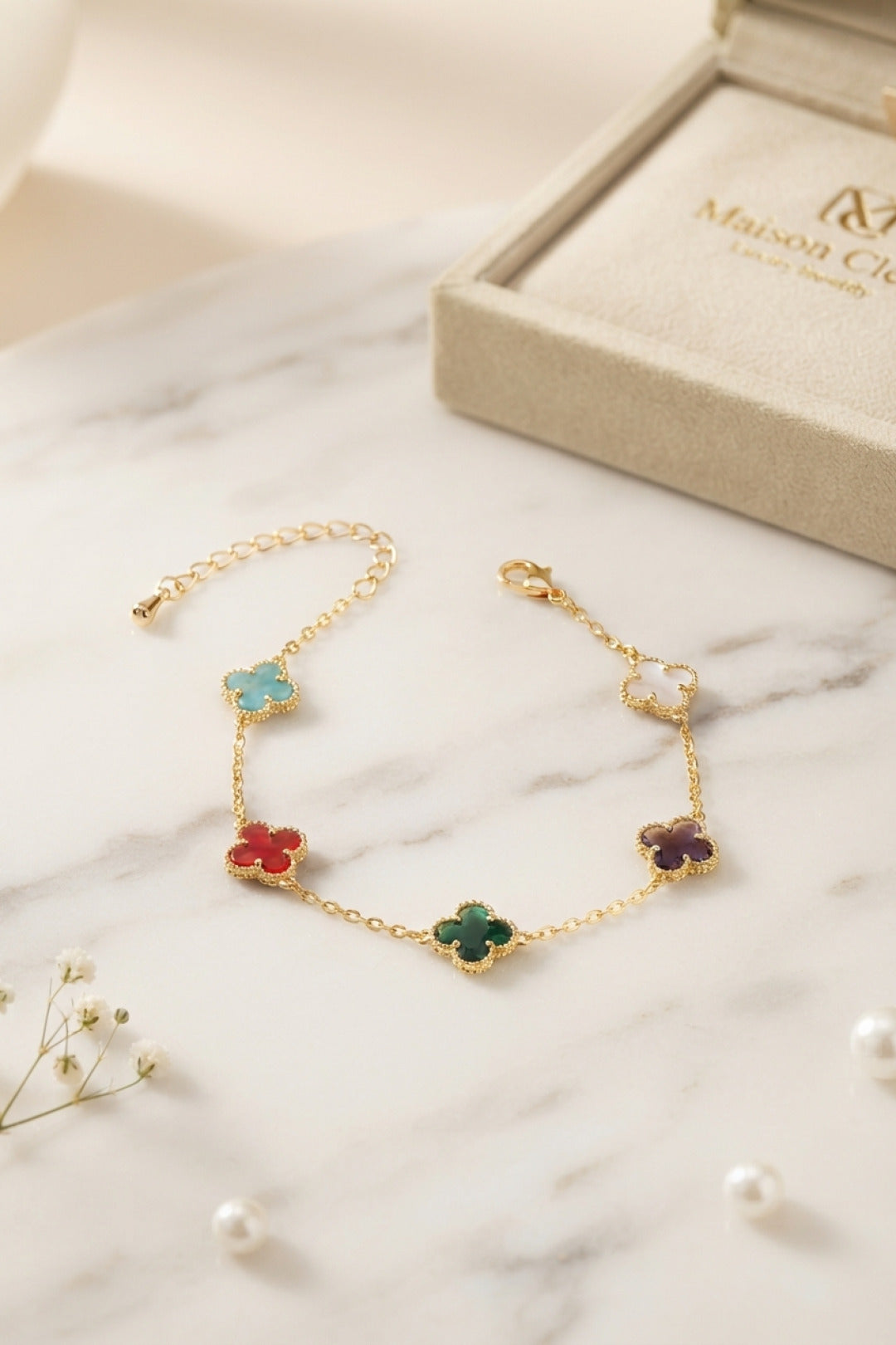 Renkli Kristal Taşlı Gold Renk Yonca Model Kadın Bileklik