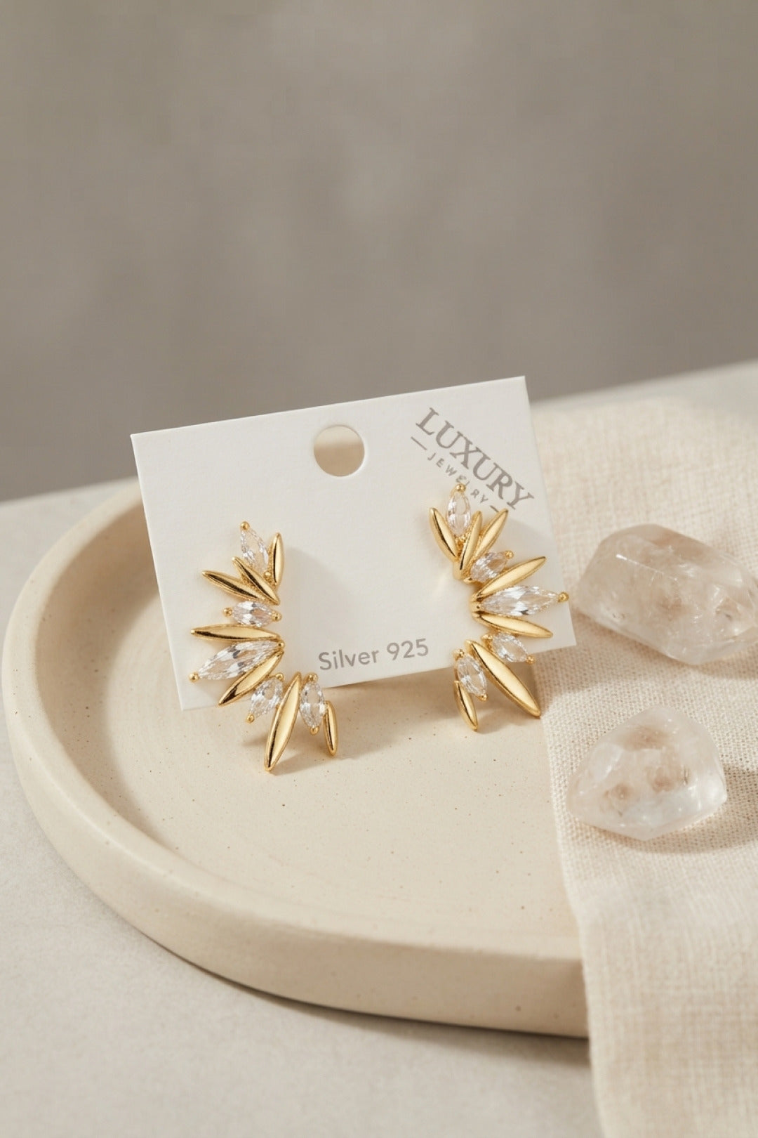 Gold Renk Zirkon Taşlı Saçak Model Vintage Kadın Küpe