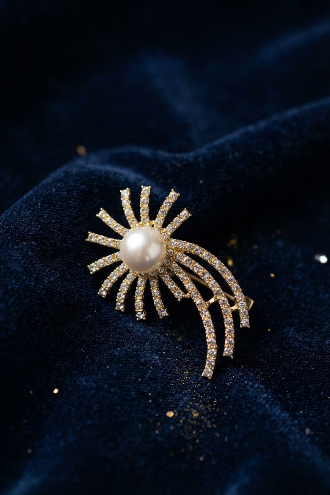 Gold Renk Zirkon Taşlı Halley Model Broş