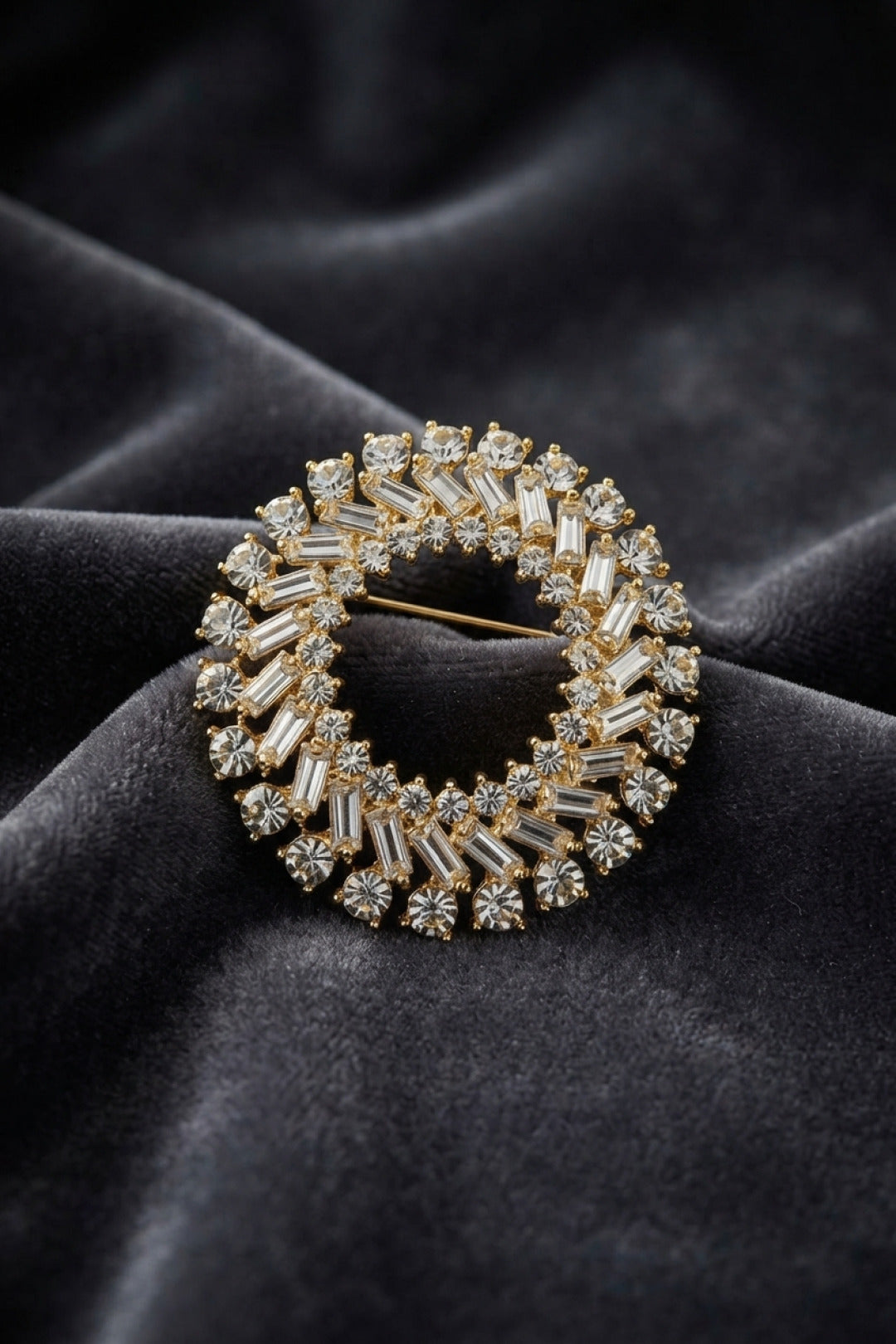 Gold Renk Zirkon Taşlı Halka Model Broş