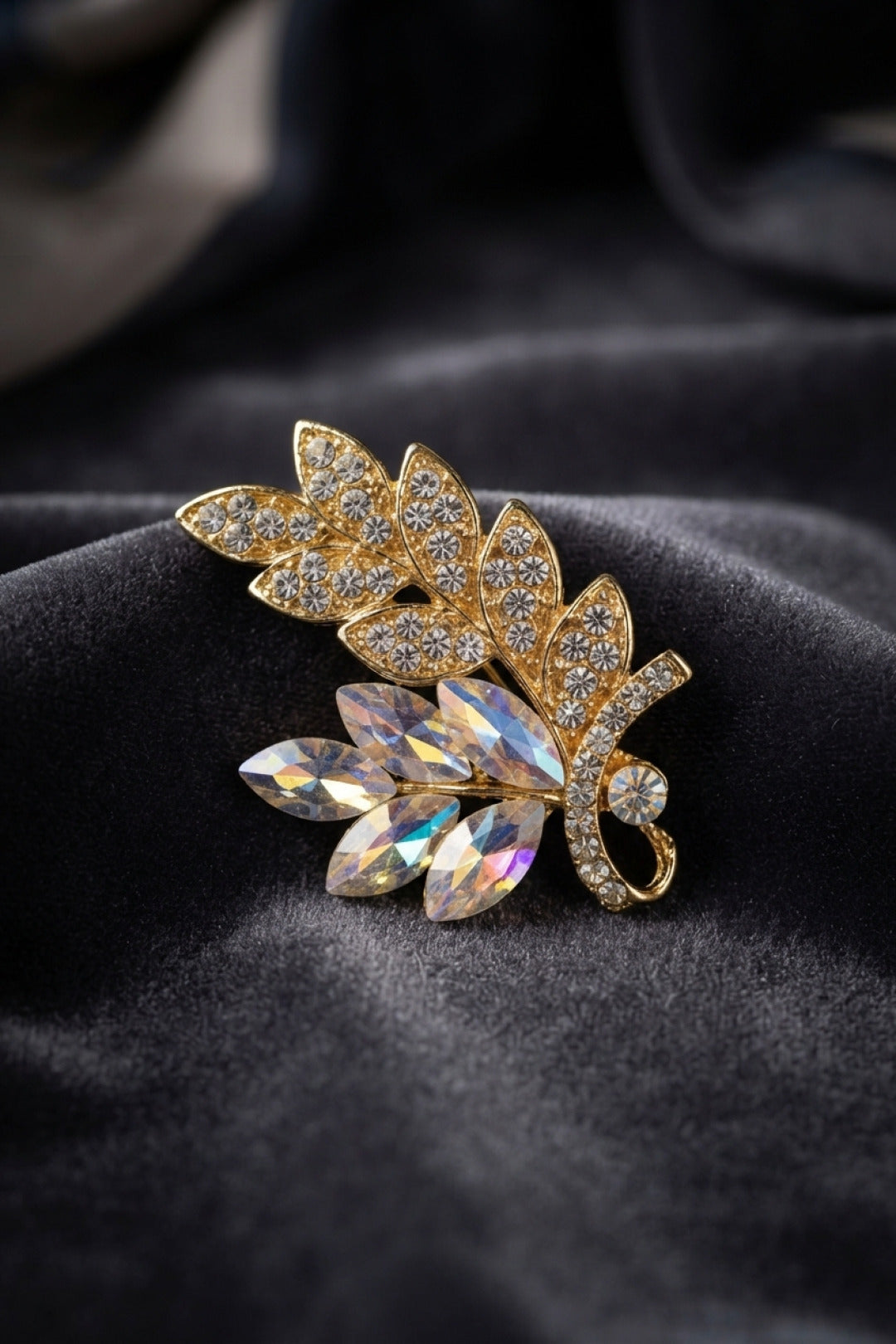 Gold Renk Zirkon Taşlı Başak Model Broş