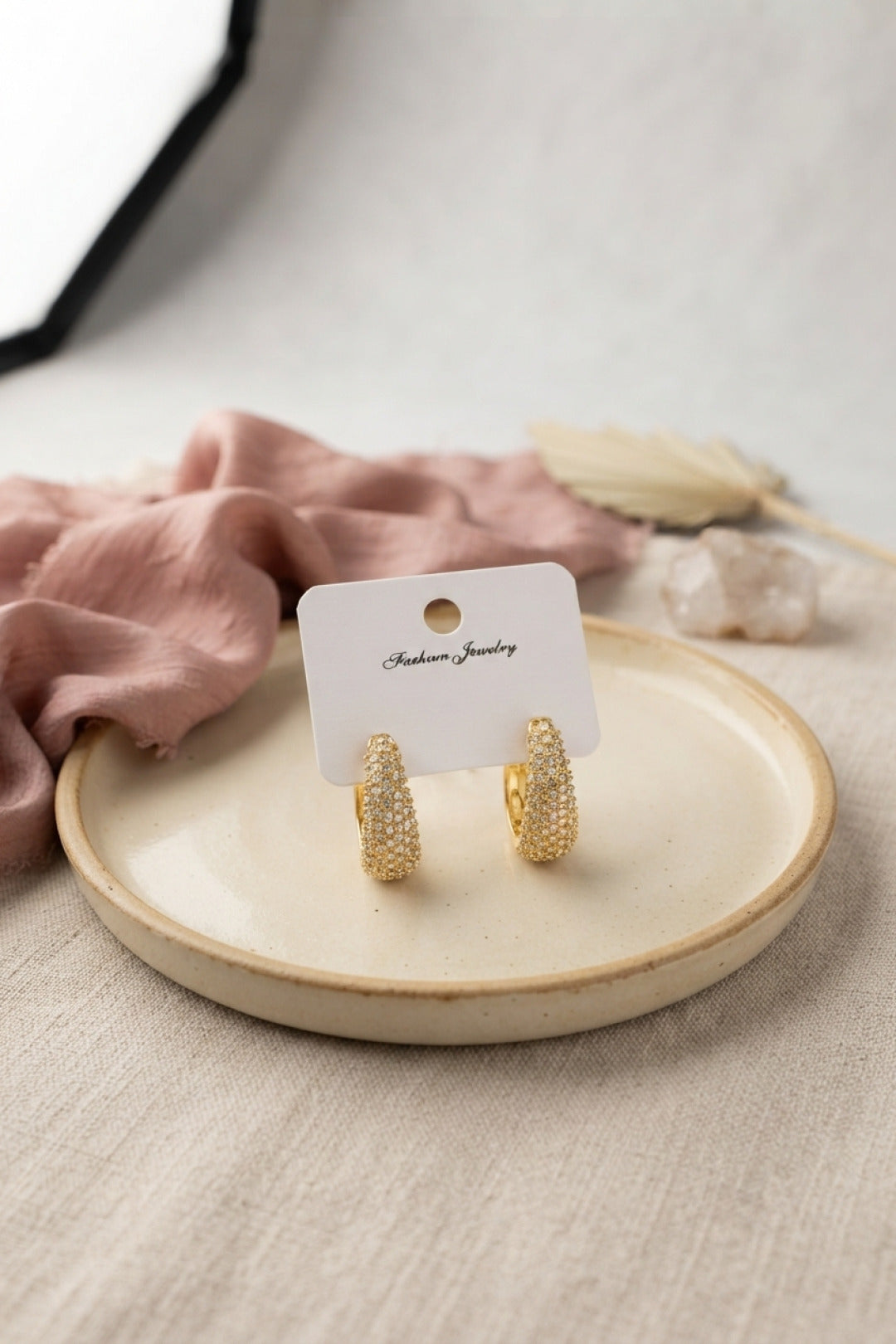 Gold Renk Zirkon Taşlı Damla Halka Model Kadın Küpe
