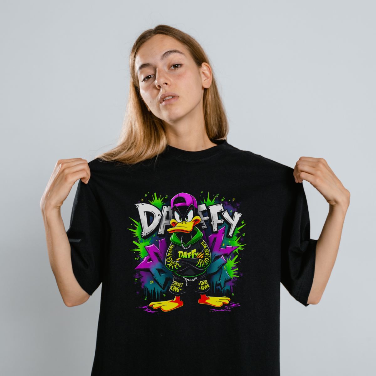 Daffy Duck Graffiti Baskılı Unisex Siyah Tişört - 24/1 Penye Pamuklu