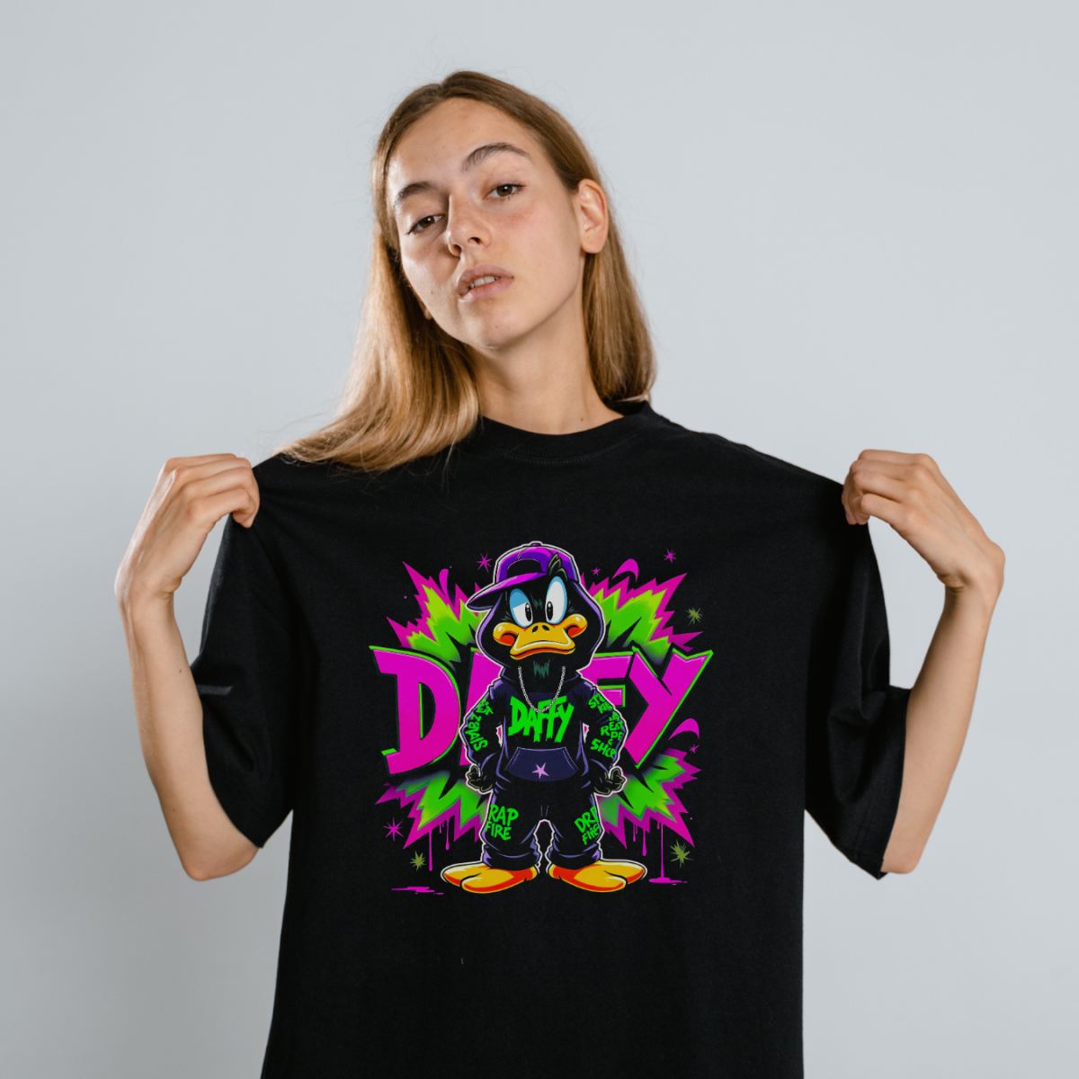 Daffy Duck Graffiti Baskılı Unisex Siyah Tişört - 24/1 Penye Pamuklu