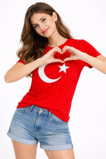 Kadın T-Shirt Kısa Kol Bisiklet Yaka Ay Yıldız Bayrak Baskılı Tişört - Kırmızı