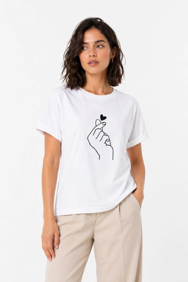 Kadın Kore Parmak Kalp Aşk Temalı Minimal Baskılı Tişört Yazlık Kısa Kol T-Shirt  - Beyaz