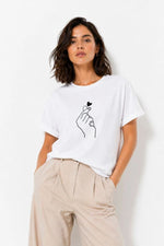 Kadın Kore Parmak Kalp Aşk Temalı Minimal Baskılı Tişört Yazlık Kısa Kol T-Shirt  - Beyaz
