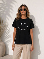 Kadın Minimal Gülümseyen Yüz Baskılı Tişört Kısa Kol Yazlık T-Shirt - Siyah