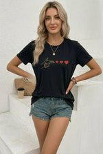 Kadın Minimal Kalp İşaret Baskılı Tişört Kısa Kol Yazlık T-Shirt - Siyah