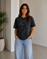 Kadın Batik Desenli Tişört Bisiklet Yaka Kısa Kol Regular Fit T-shirt - Siyah
