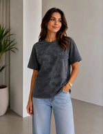 Kadın Batik Desenli Tişört Bisiklet Yaka Kısa Kol Regular Fit T-shirt - Siyah