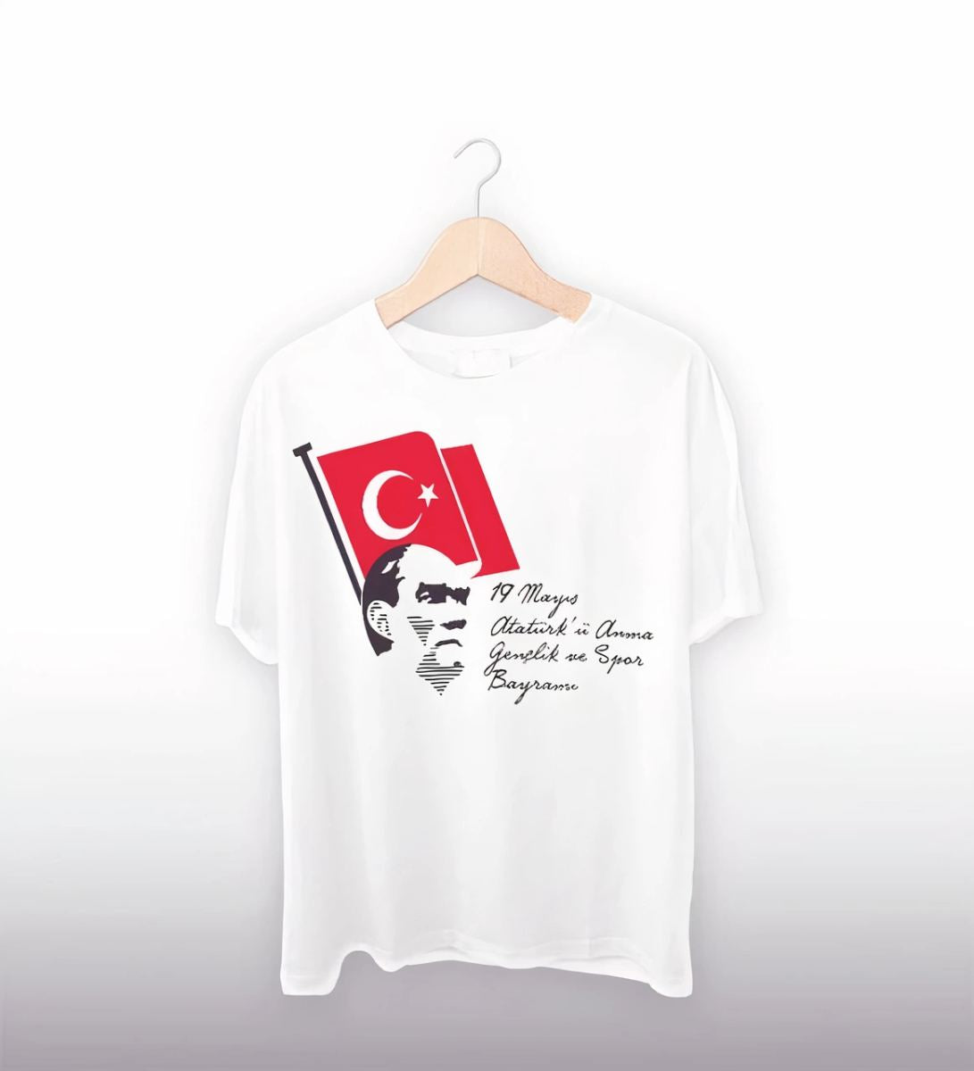 19 Mayıs Atatürk'ü Anma Gençlik ve Spor Bayramı Baskılı Oversize T-shirt - Beyaz