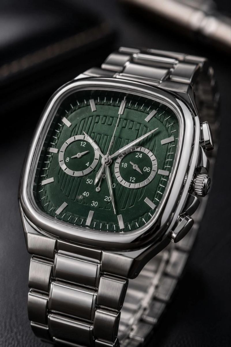 Erkek Gümüş Metal Kordon Analog Kol Saati Yeşil Kadran Takvim Göstergeli - Gümüş