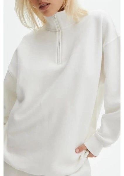 Kadın 3 İplik Pamuklu Oversize Yarım Fermuarlı Yakalı Basic Sweatshirt - Beyaz