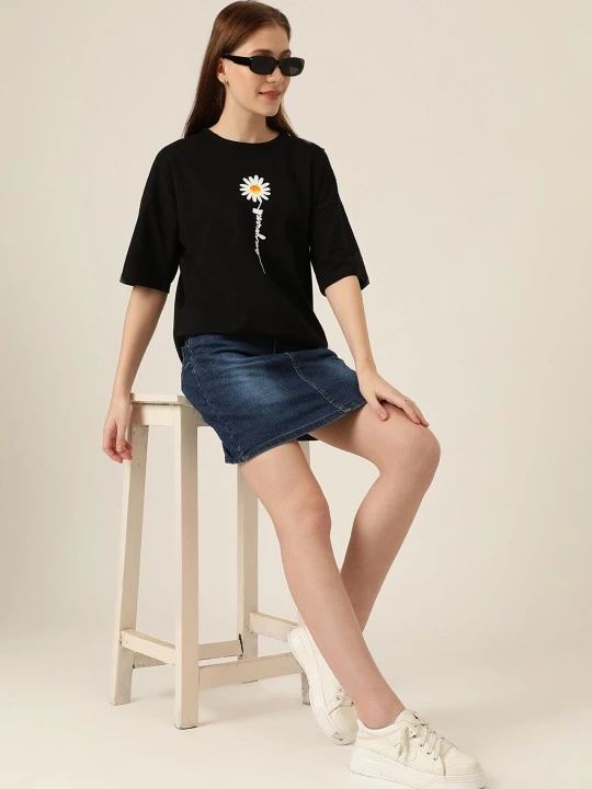 Kadın Papatya Baskılı T-Shirt Kısa Kol Bisiklet Yaka Oversize  Tişört - Siyah